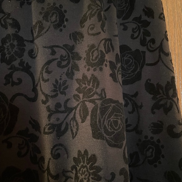 Joe B Small Black Skirt - Picture 3 of 4